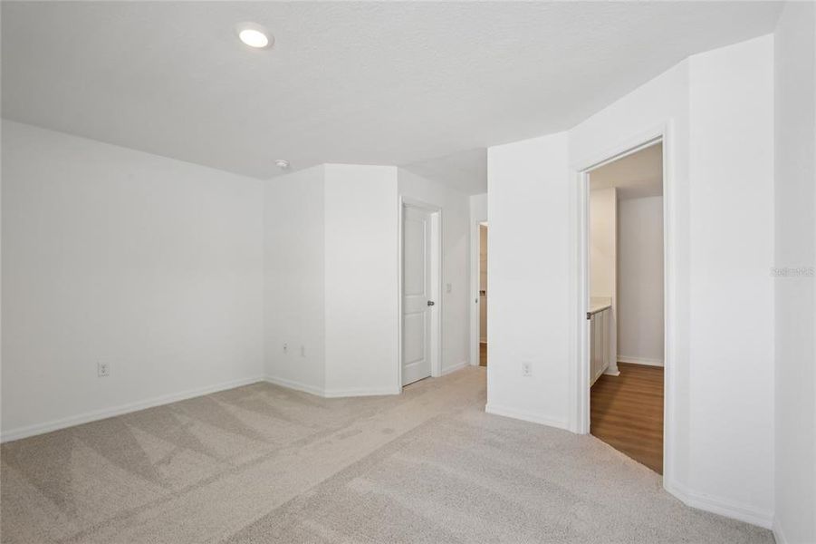 Spacious, unfurnished interior of a new home in , Port Charlotte (Image 32).