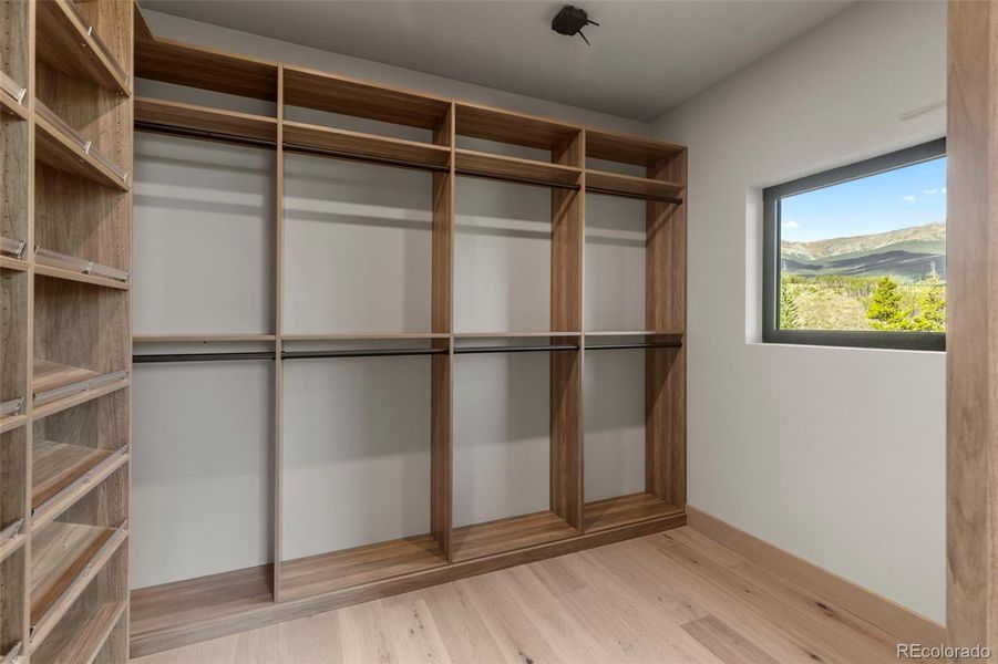 Image 43 of a home in .