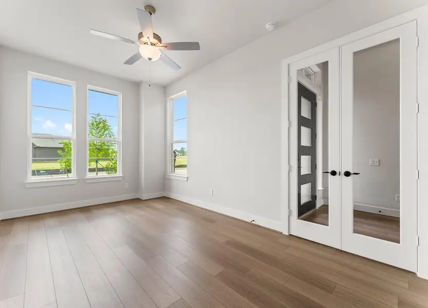 Study/Home Office with Natural Light Study/Home Office with Natural Light