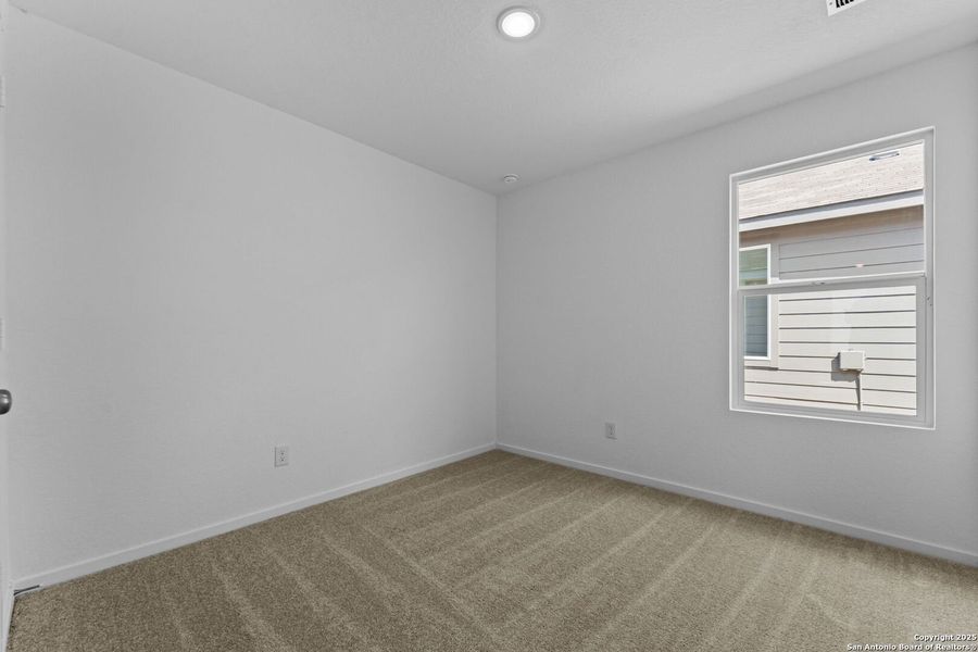 Spacious, unfurnished interior of a new home in , New Braunfels (Image 13).