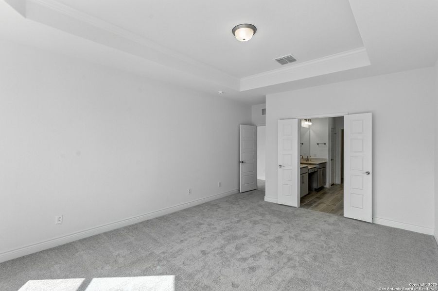 Spacious, unfurnished interior of a new home in Bison Ridge, San Antonio (Image 12). Spacious, unfurnished interior of a new home in Bison Ridge, San Antonio (Image 12).