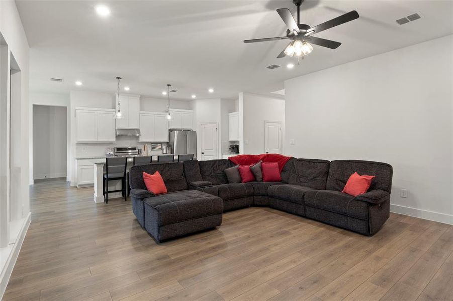 Furnished interior view inside a new home in , Saginaw (Image 8).