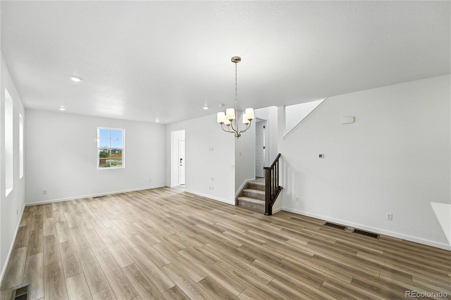 2086 Wagon Wheel Aly ~ Ready Now