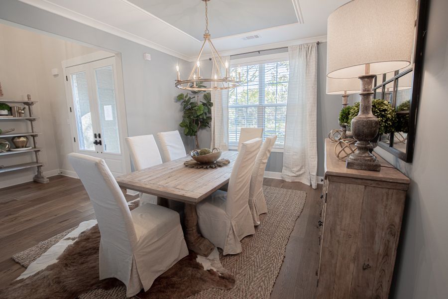 Representative furnished interior of a home built from the Huntington by Grant & Co in White Oak, Arlington (Image 50).