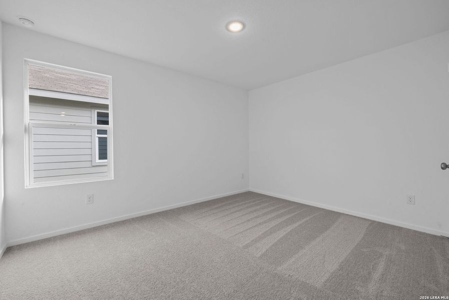 Spacious, unfurnished interior of a new home in Voss Farms, New Braunfels (Image 16).