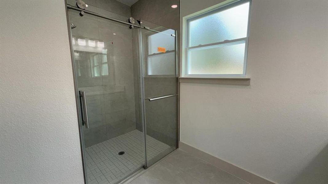 Close-up of interior finishes inside a home in , Dunnellon (Image 18).