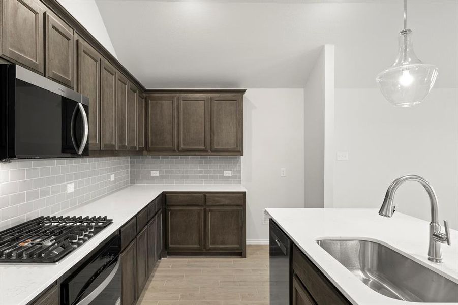 10. 116 Coyote - Kitchen (3) 10. 116 Coyote - Kitchen (3)