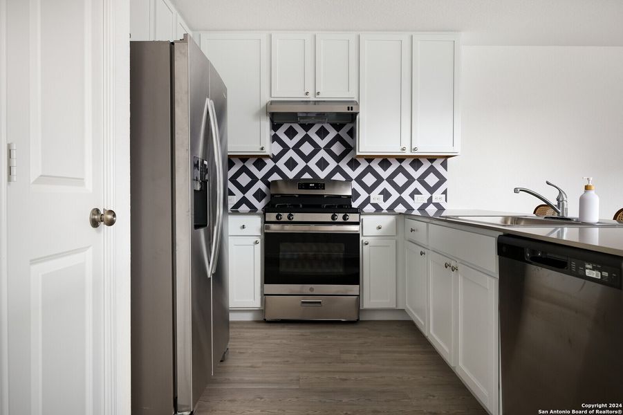 Furnished interior view inside a new home in Silos: Cottage Collection, San Antonio (Image 10).