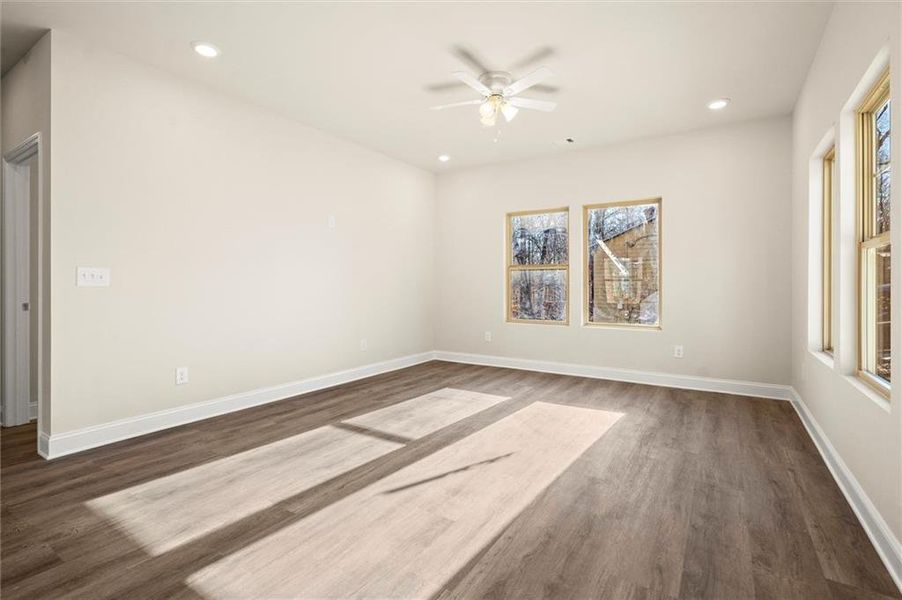 Spacious, unfurnished interior of a new home in , Gainesville (Image 16).