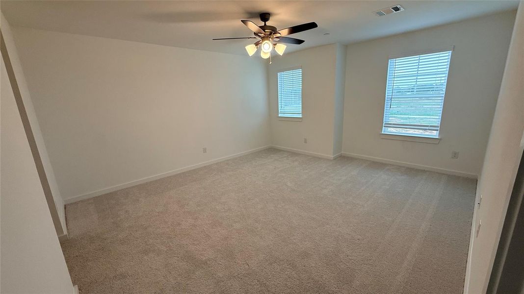 Spacious, unfurnished interior of a new home in Seven Oaks Townhomes, Tomball (Image 4).