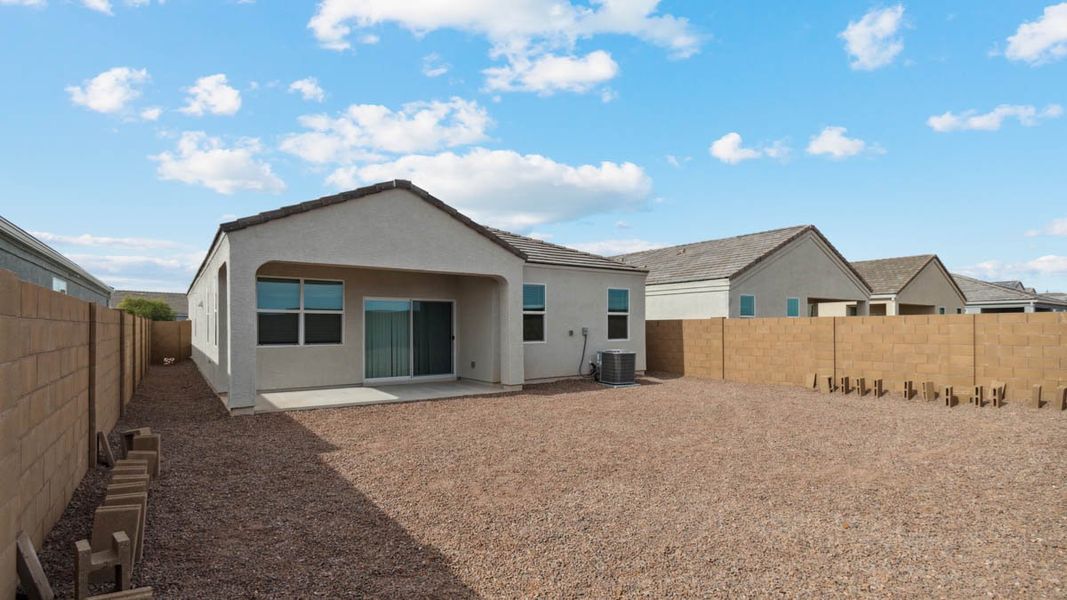 Exterior details and patio area of a home in Quail Ranch, San Tan Valley (Image 17).