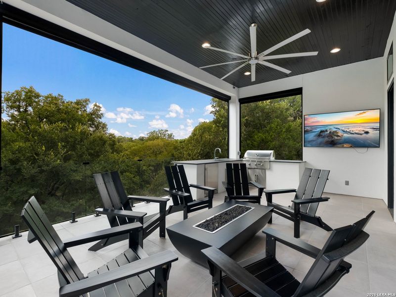 Exterior details and patio area of a home in , Bulverde (Image 3).