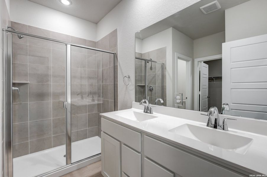 Furnished interior view inside a new home in Mesa Vista, San Antonio (Image 7).