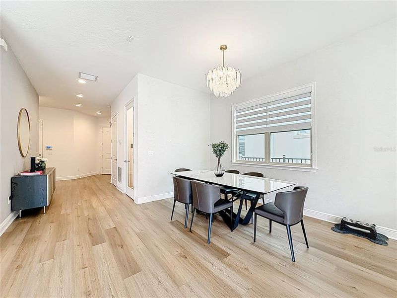 Furnished interior view inside a new home in , Orlando (Image 40).