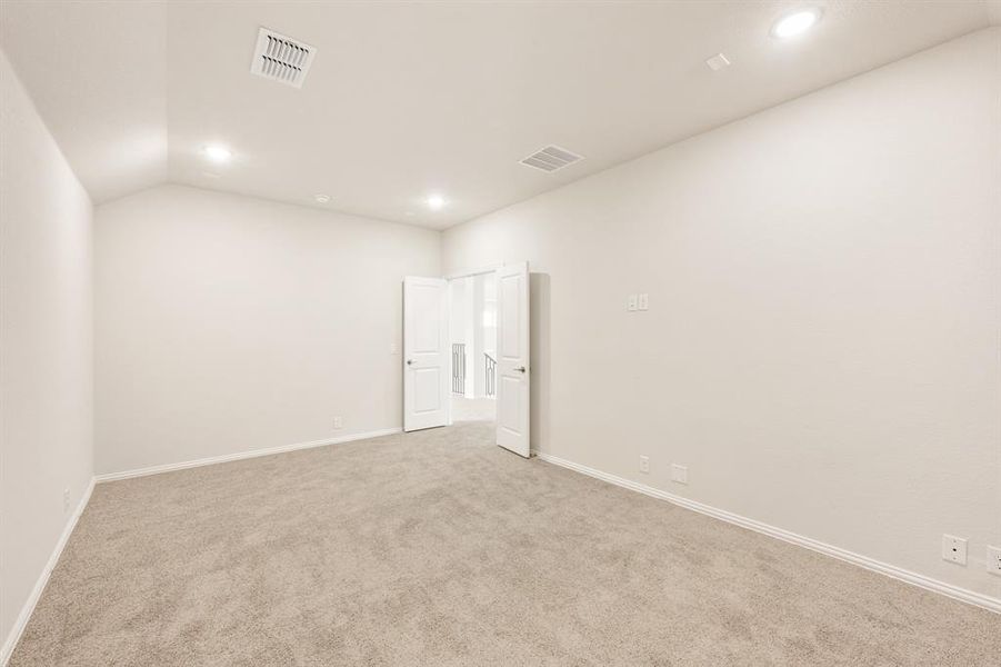 Spacious, unfurnished interior of a new home in Hayes Crossing, Midlothian (Image 24).