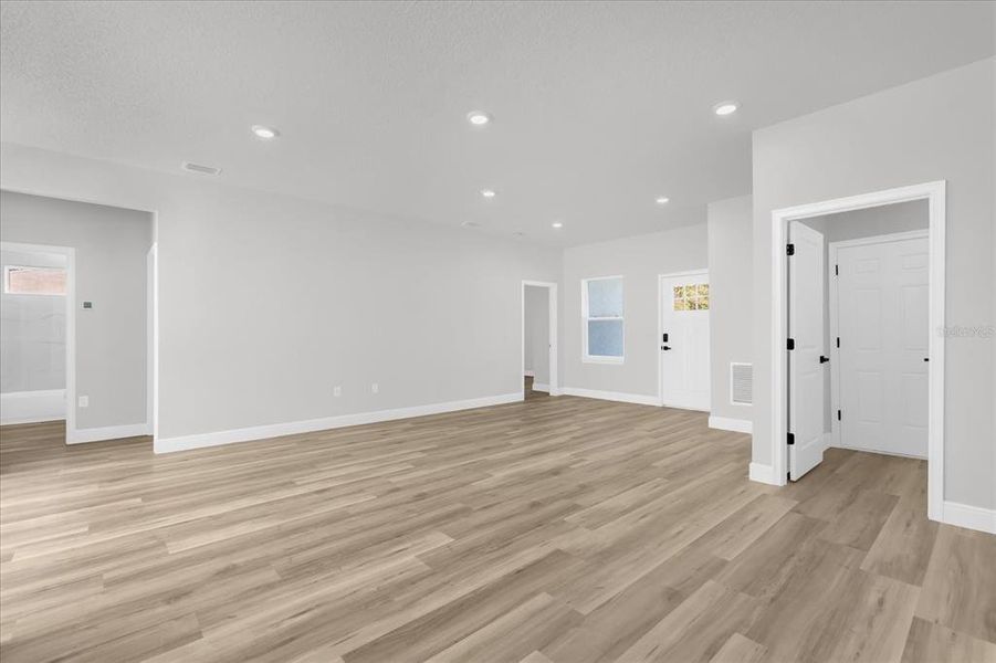 Spacious, unfurnished interior of a new home in , Ocala (Image 17).