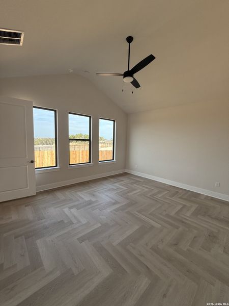 Spacious, unfurnished interior of a new home in The Summit, San Antonio (Image 14). Spacious, unfurnished interior of a new home in The Summit, San Antonio (Image 14).