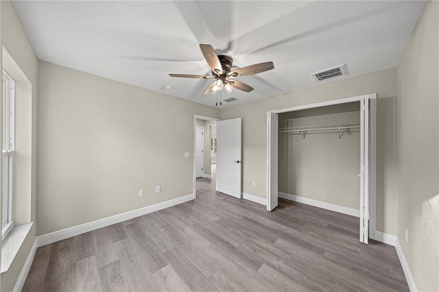 Spacious, unfurnished interior of a new home in , Williston (Image 18).