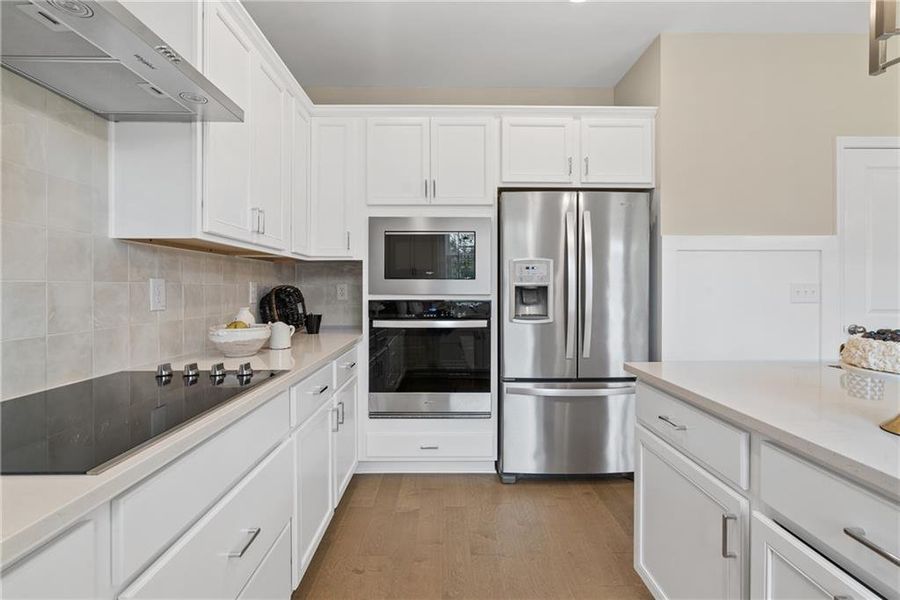 Furnished interior view inside a new home in Hickory Heights, Acworth (Image 8).