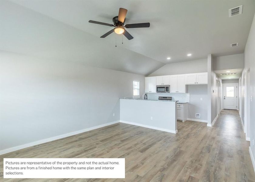 Spacious, unfurnished interior of a new home in , Abilene (Image 21).