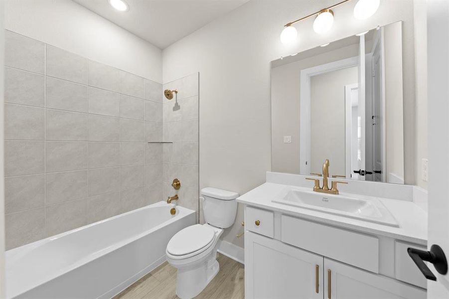 05. 7321 Redmaple - 2ND Bath