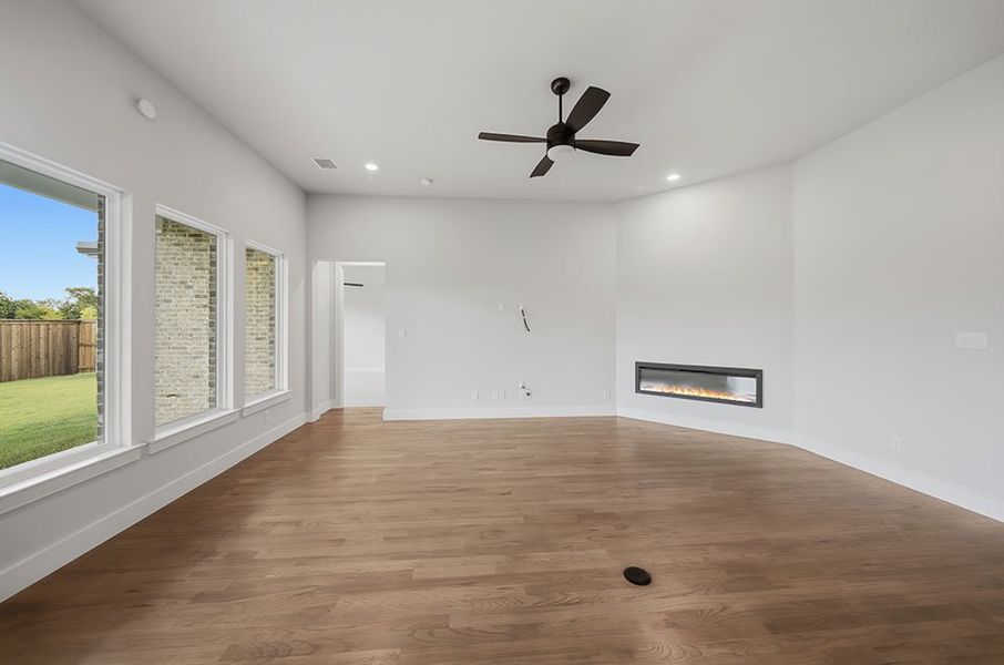 Spacious, unfurnished interior of a new home in The Homestead - 62', Rockwall (Image 30). Spacious, unfurnished interior of a new home in The Homestead - 62', Rockwall (Image 30).