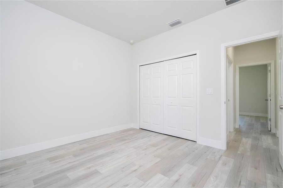 Spacious, unfurnished interior of a new home in , Citrus Springs (Image 11).