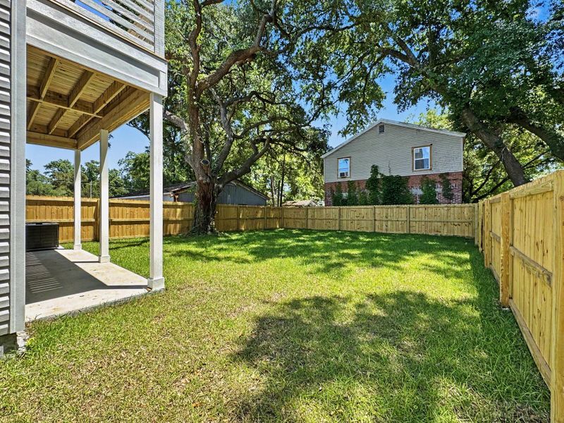 Exterior details and patio area of a home in , North Charleston (Image 27).