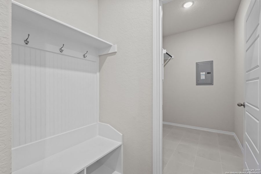 Spacious, unfurnished interior of a new home in Stillwater Ranch 45', San Antonio (Image 16). Spacious, unfurnished interior of a new home in Stillwater Ranch 45', San Antonio (Image 16).