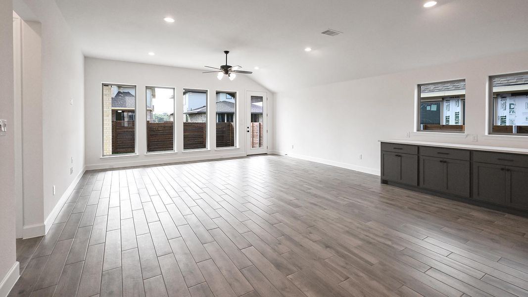 Spacious, unfurnished interior of a new home in Juniper Springs, Lockhart (Image 15).