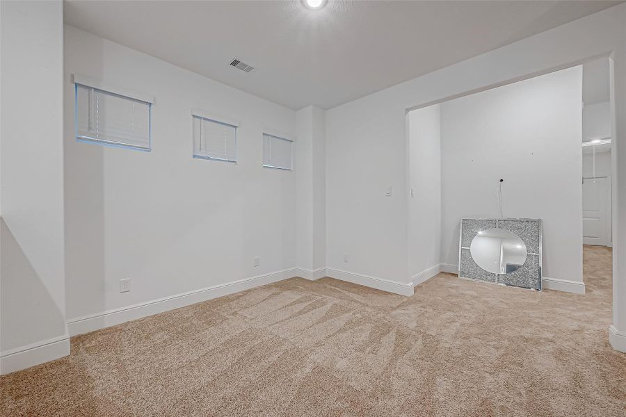 Study Nook or sitting area : Perfect for work or school.