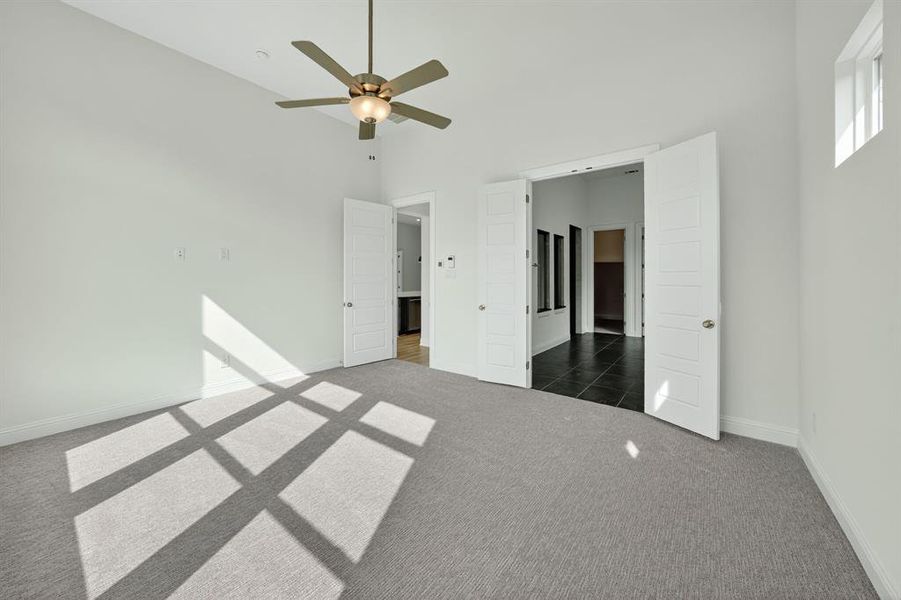 Spacious, unfurnished interior of a new home in Walsh Ranch, Fort Worth (Image 14).