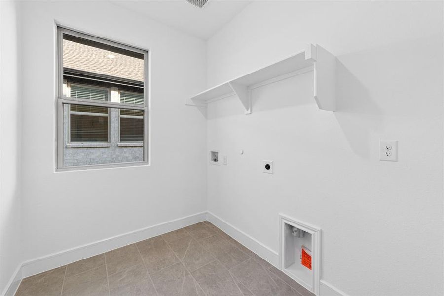 Spacious, unfurnished interior of a new home in Heritage Ranch, Sherman (Image 21).