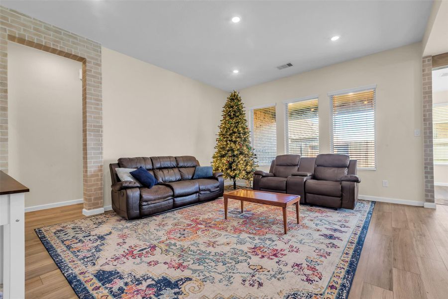 Furnished interior view inside a new home in , Baytown (Image 8).