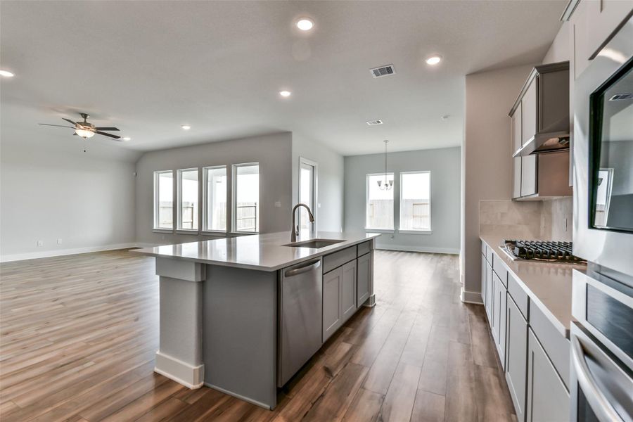 Furnished interior view inside a new home in , Texas City (Image 12).
