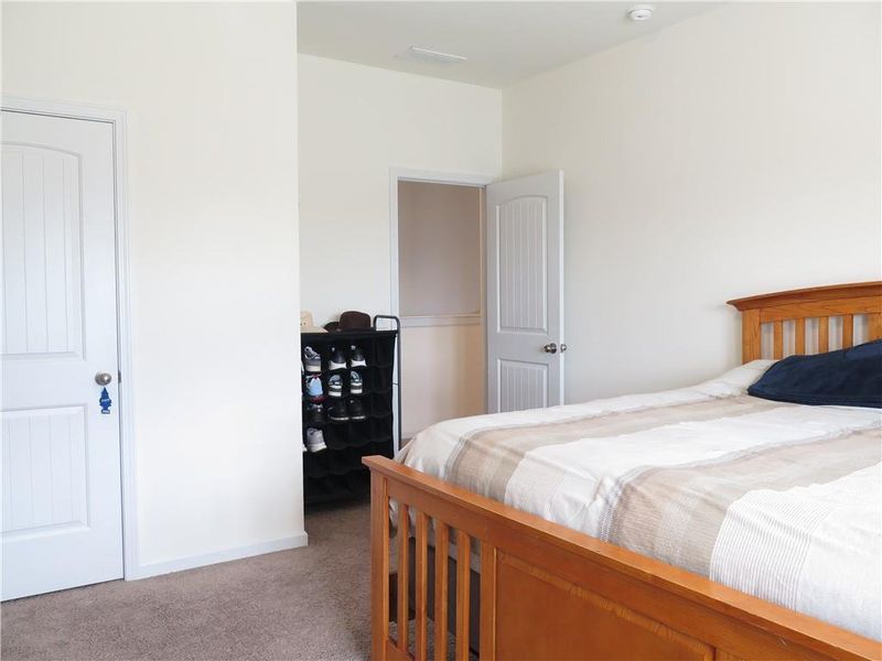 Furnished interior view inside a new home in , Cartersville (Image 7).