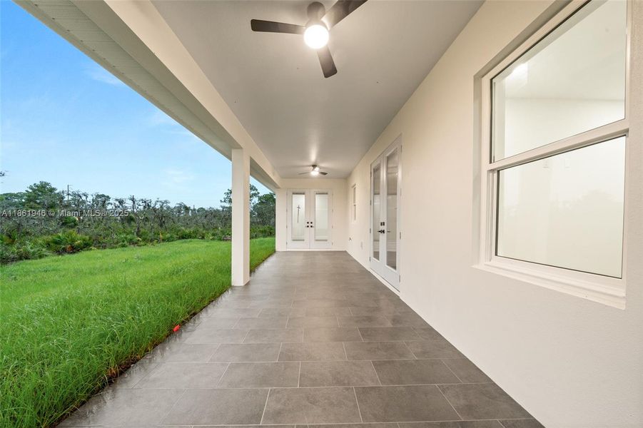 Spacious, unfurnished interior of a new home in , Sebring (Image 19).