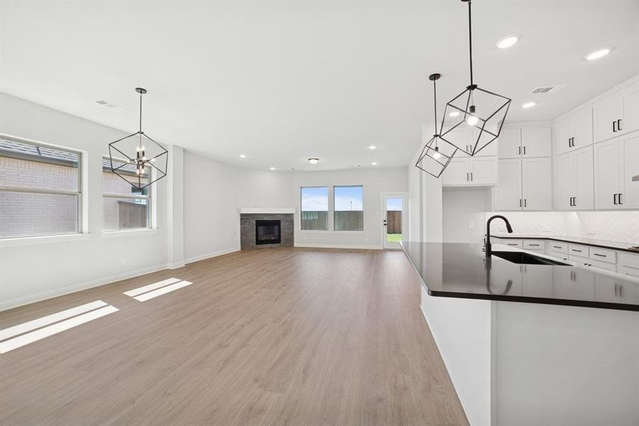 Spacious, unfurnished interior of a new home in Myrtle Creek, Waxahachie (Image 14). Spacious, unfurnished interior of a new home in Myrtle Creek, Waxahachie (Image 14).