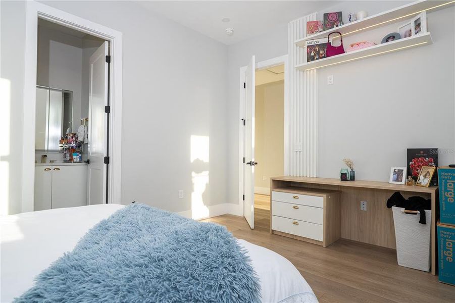 Furnished interior view inside a new home in , Montverde (Image 61).