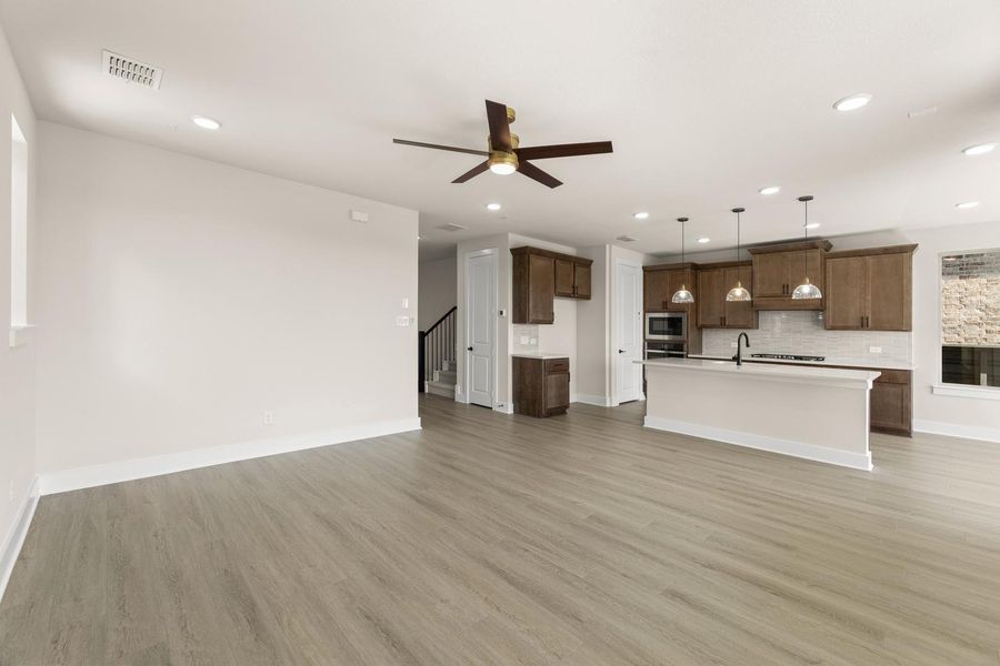 Spacious, unfurnished interior of a new home in Garden Collection at Union Park, Little Elm (Image 14).
