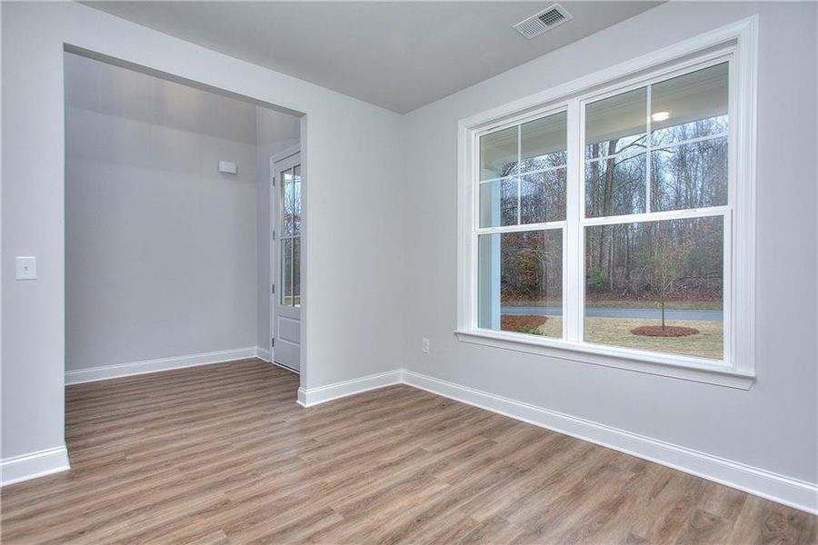 Spacious, unfurnished interior of a new home in , Homer (Image 33).