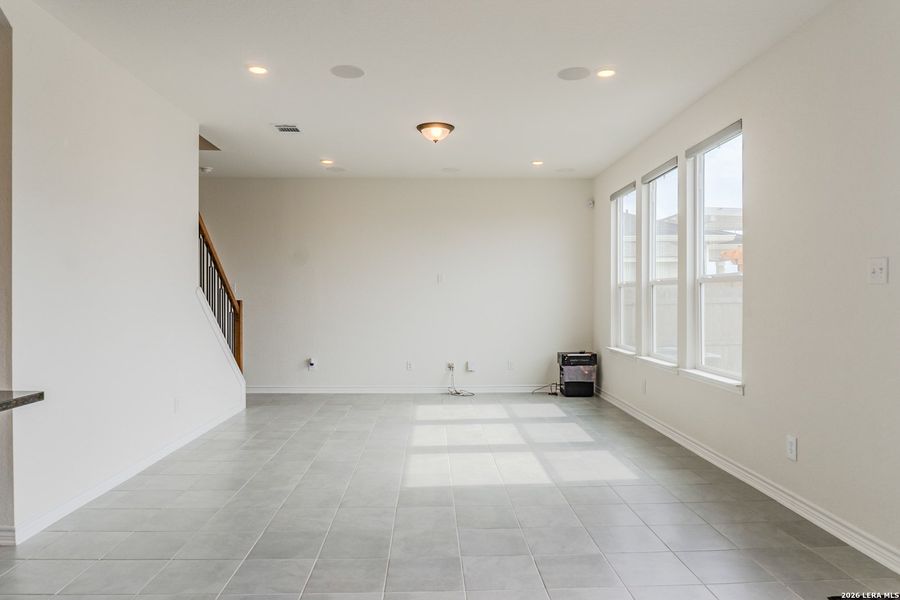 Spacious, unfurnished interior of a new home in , New Braunfels (Image 14).