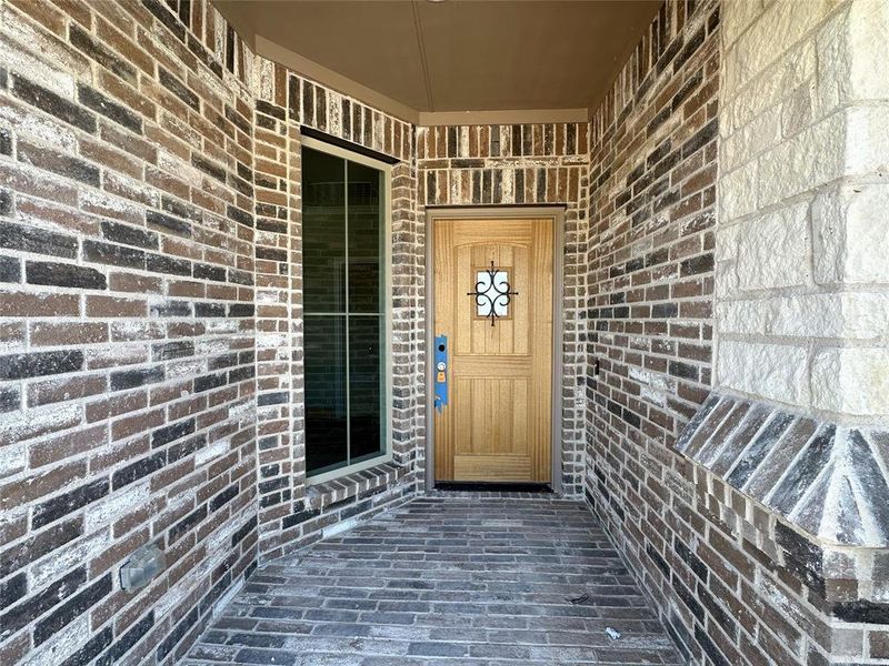 Exterior details and patio area of a home in , Cleburne (Image 3).
