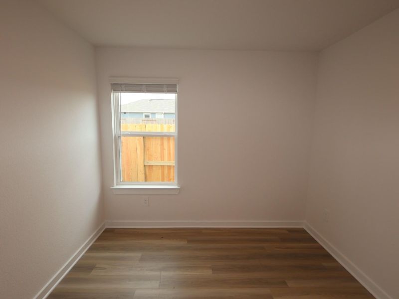 Spacious, unfurnished interior of a new home in Lone Star Landing, Montgomery (Image 28).