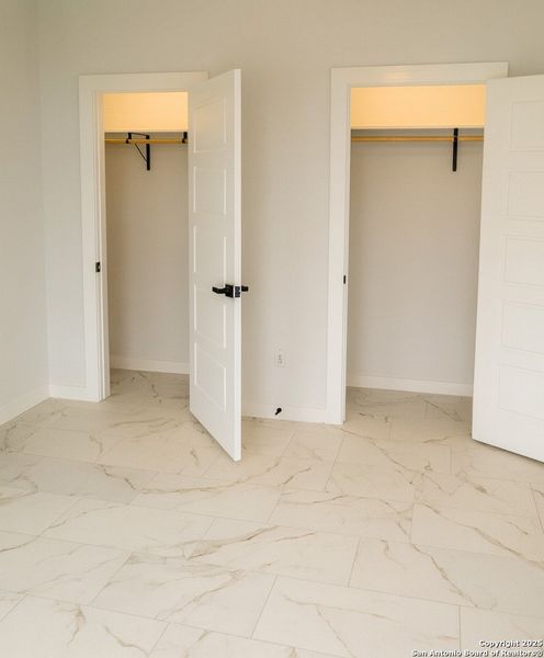 Spacious, unfurnished interior of a new home in , Canyon Lake (Image 13).