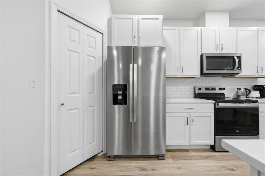 Furnished interior view inside a new home in , Altamonte Springs (Image 5).