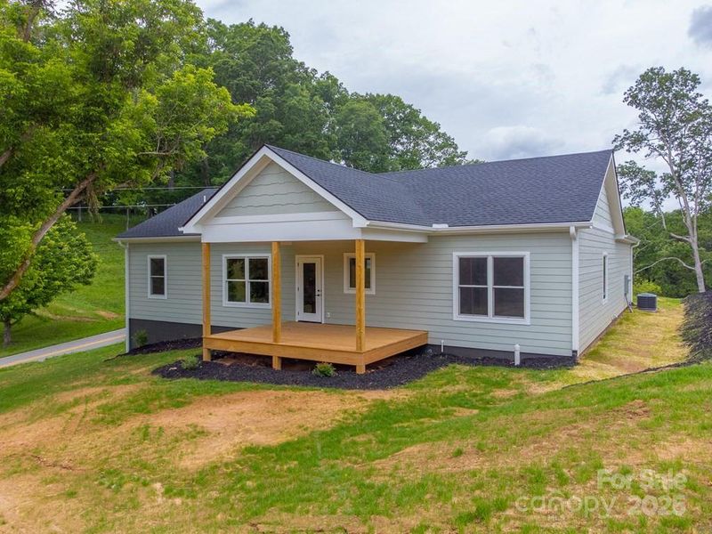 Exterior details and patio area of a home in , Clyde (Image 18).