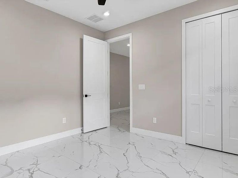 Spacious, unfurnished interior of a new home in , St. Petersburg (Image 10).