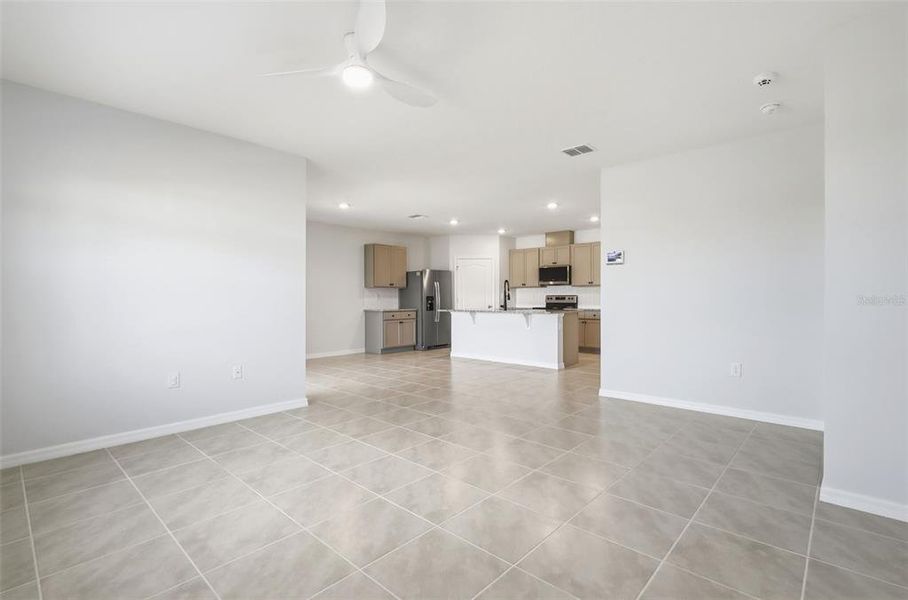 Spacious, unfurnished interior of a new home in , New Smyrna Beach (Image 19).