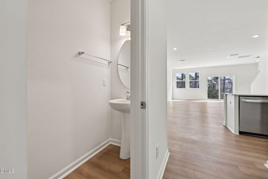 15-web-or-mls-212 Parker Lane-S0503-015